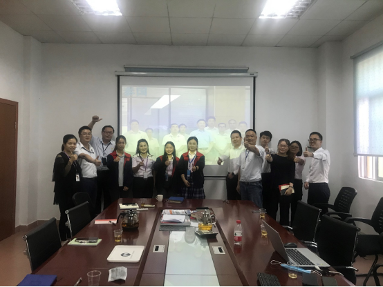 乐动平台网站登录入口-乐动（中国）软件与炎墨合影